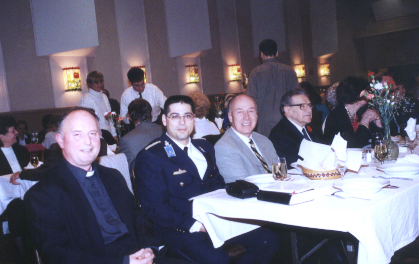 2001.nagyvacsi.foasztal